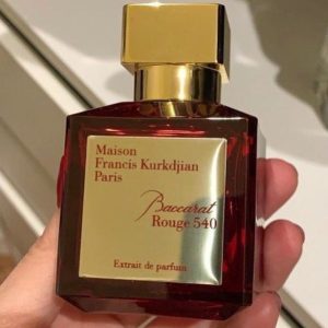 ادکلن باکا.رات رژ قرمز